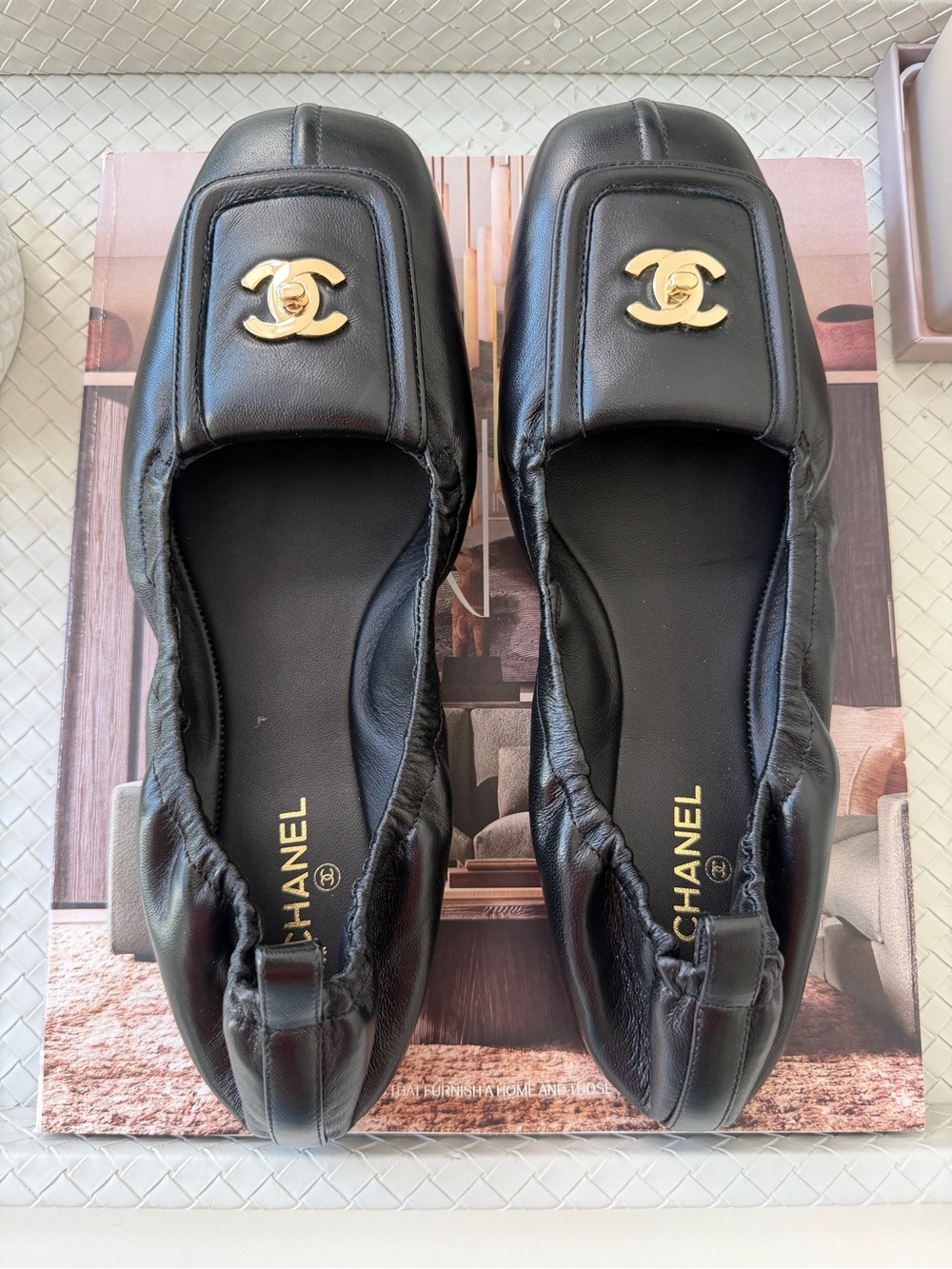 Chanel Blazy Black Lambskin Square Toe CC Logo Turn-lock Crunchy Ballet Flats - Picture 5 of 16